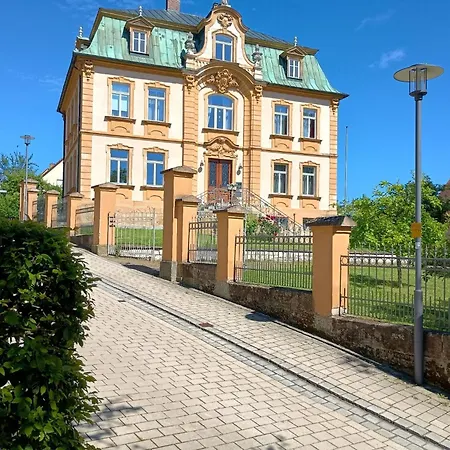 Schick Apartment *